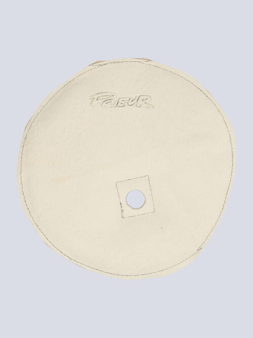 coussin en cuir blanc épée