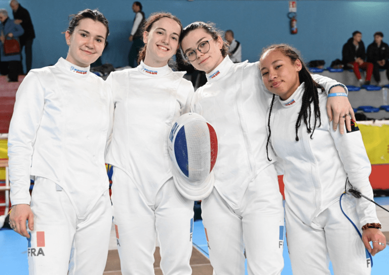 photo-escrime-tenue-prieur-epee-juniors