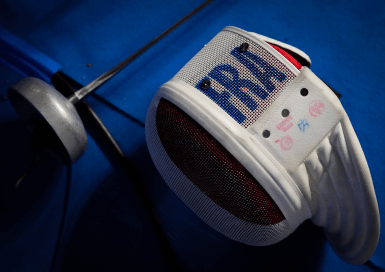 photo-escrime-tenue-prieur-masque-epee